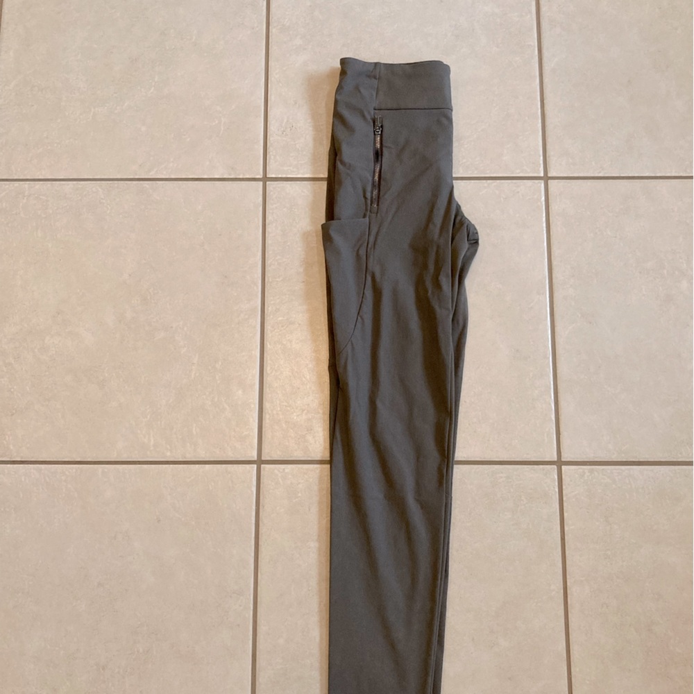 Athleta Headlands Hybrid tight